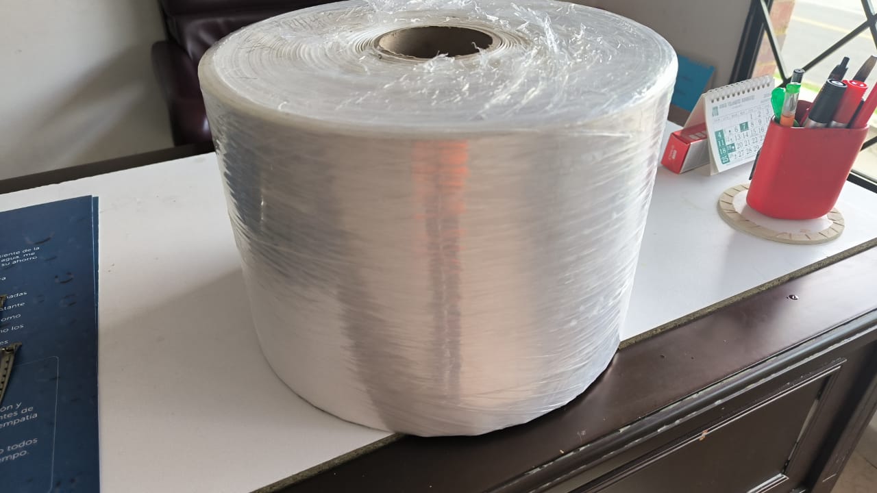 PELICULA POLIPROPILENO BLANCO BRILLANTE 210 MM x 100mts